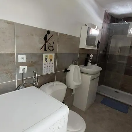 Comfortable With Terrace Daire *